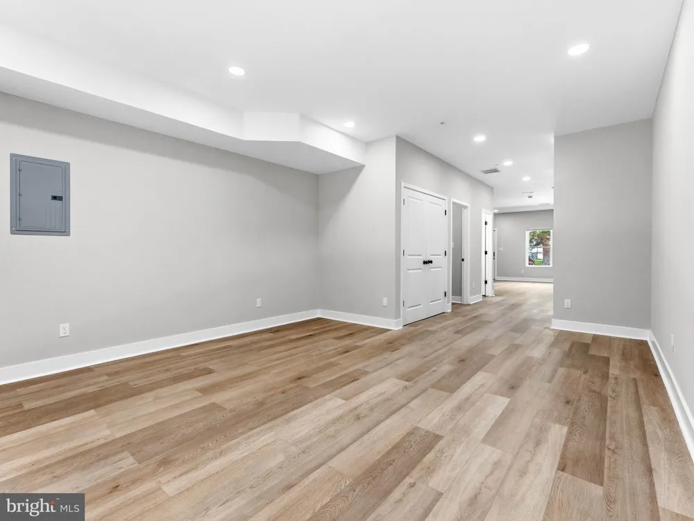 5220 9TH STREET Philadelphia, PA 19141