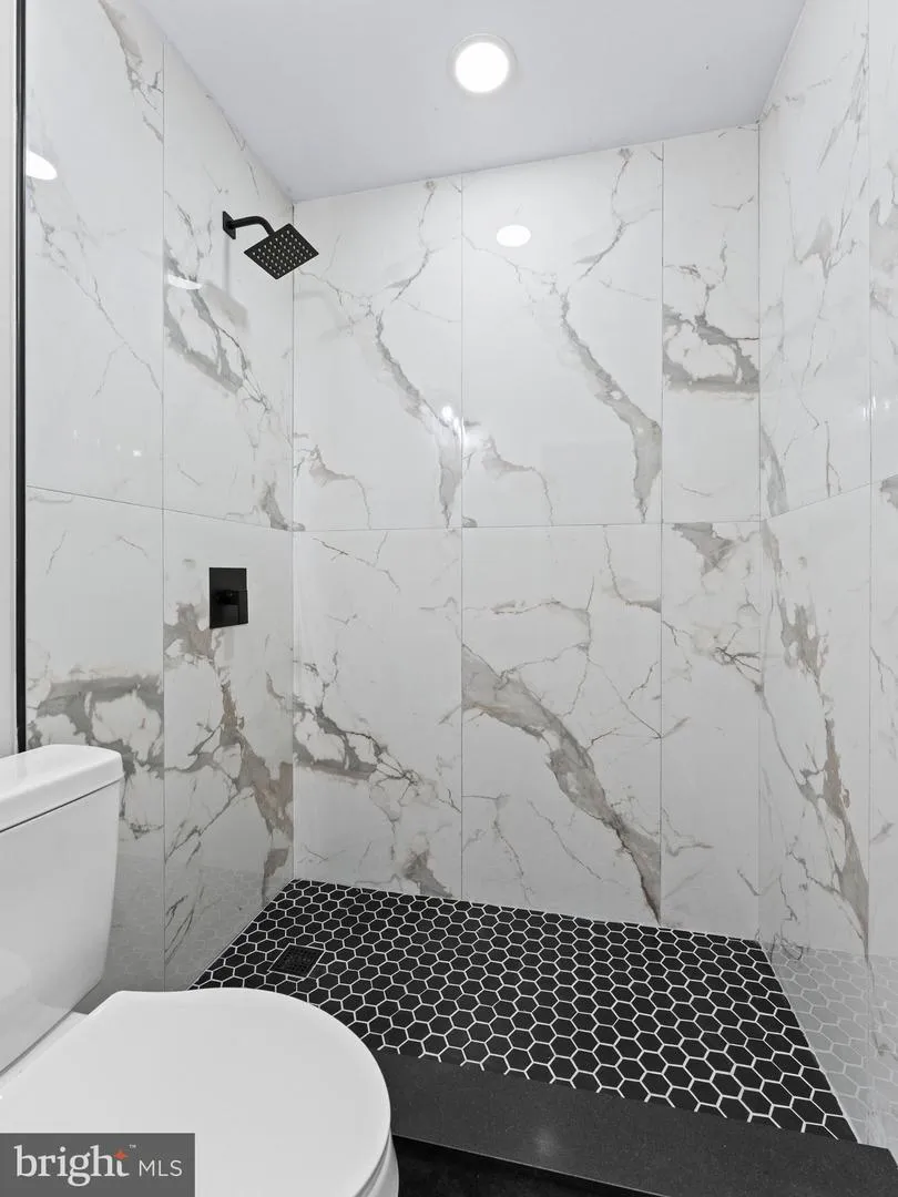 5220 9TH STREET Philadelphia, PA 19141