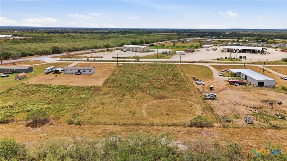 3 Private Rd 3042 Gonzales, TX 78629