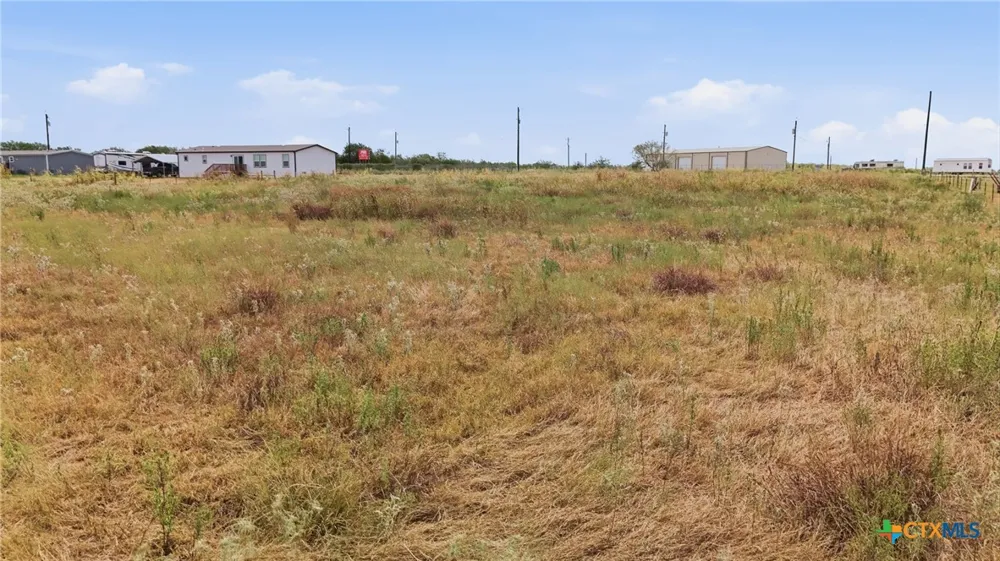 3 Private Rd 3042 Gonzales, TX 78629
