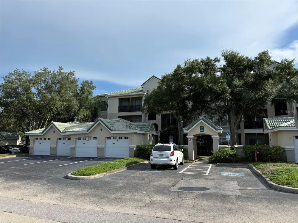 5152 NORTHRIDGE ROAD #202 Sarasota, FL 34238