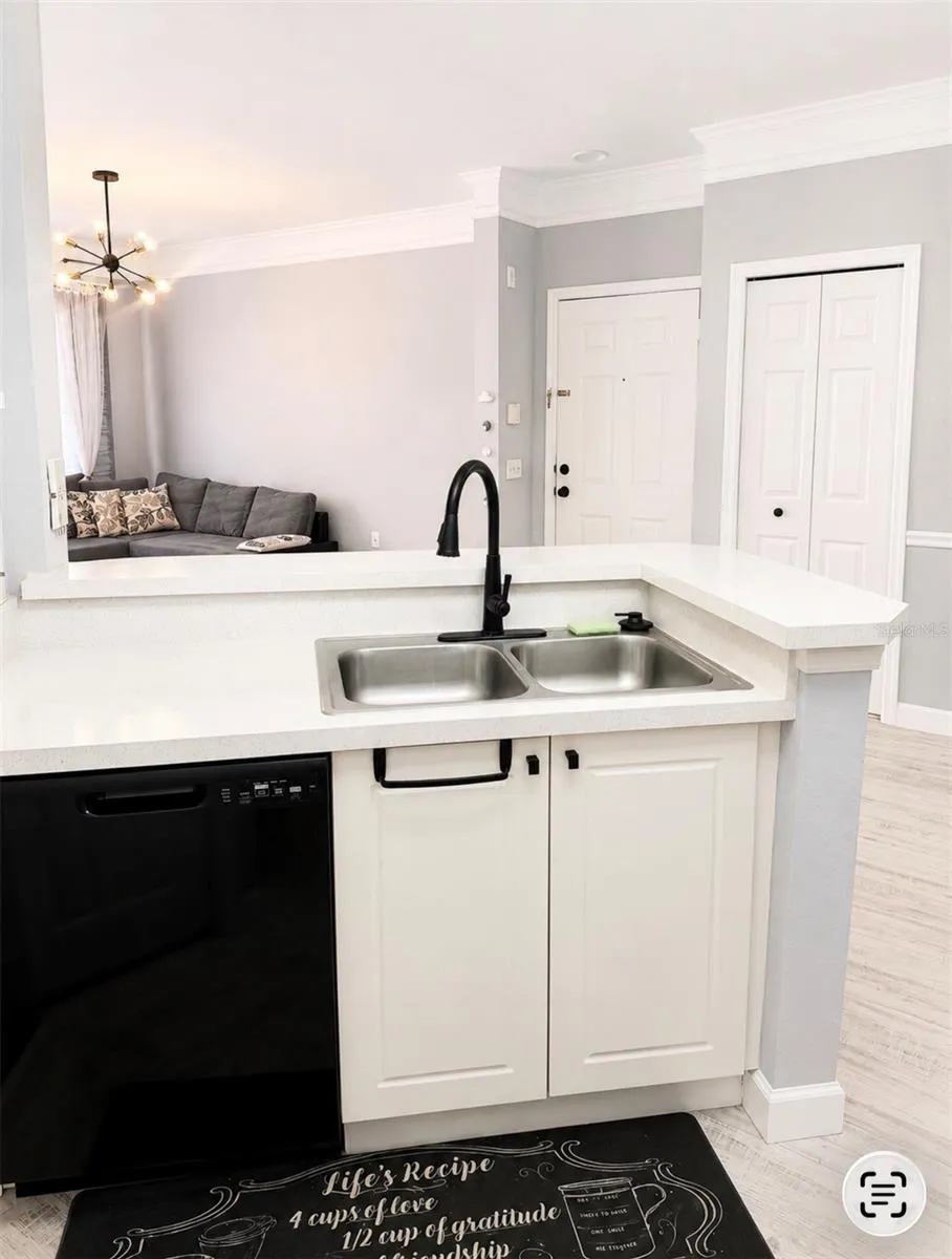 5152 NORTHRIDGE ROAD #202 Sarasota, FL 34238
