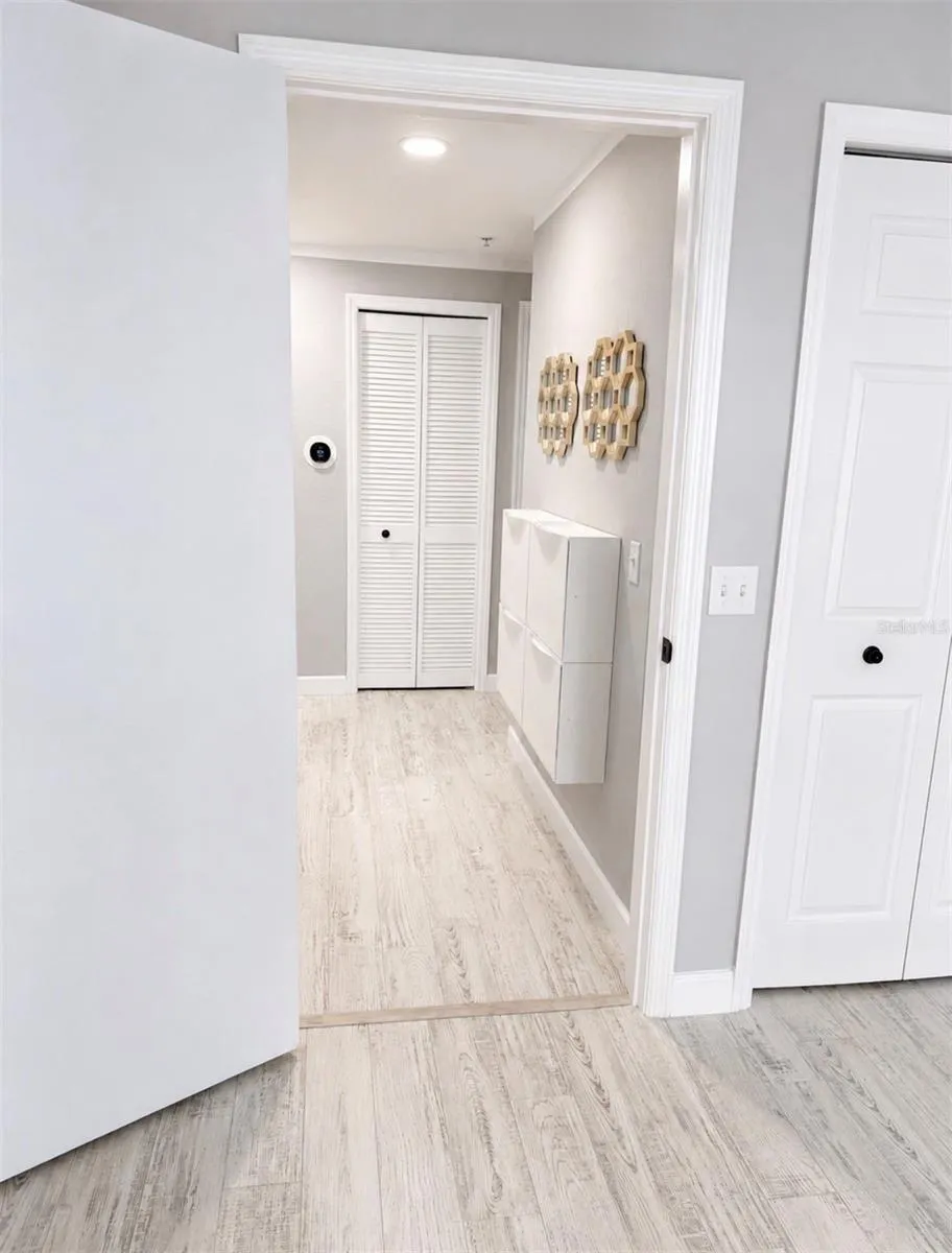 5152 NORTHRIDGE ROAD #202 Sarasota, FL 34238