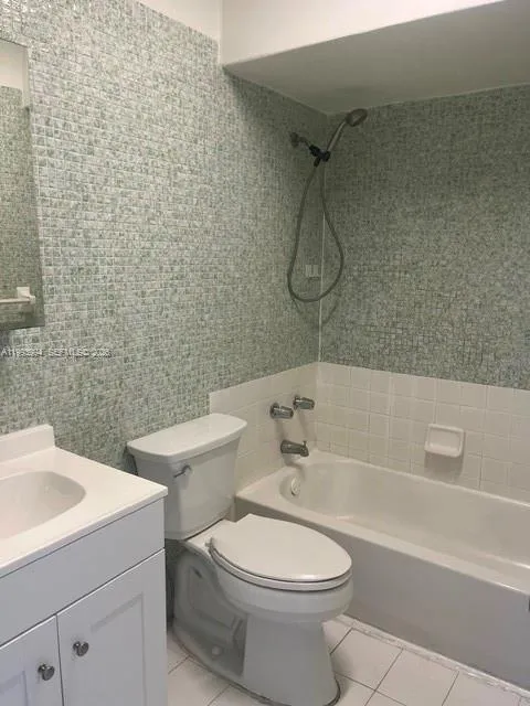 1151 W 28th St #9 Hialeah, FL 33010
