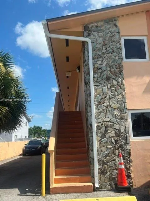 1151 W 28th St #9 Hialeah, FL 33010