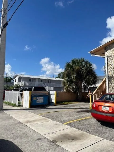 1151 W 28th St #9 Hialeah, FL 33010
