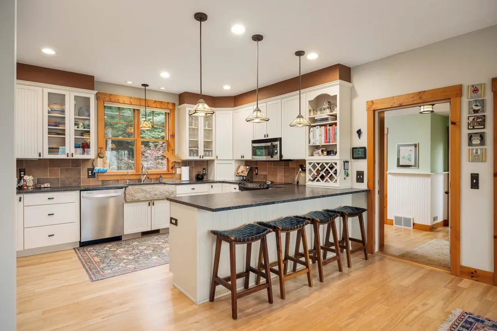 1164 E Traverse Lake Road Cleveland Township, MI 49621