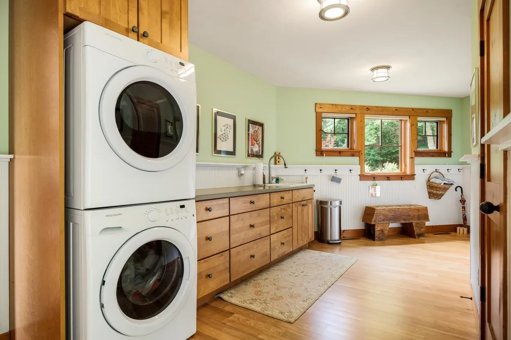 1164 E Traverse Lake Road Cleveland Township, MI 49621