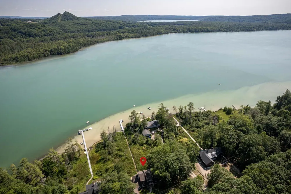 1164 E Traverse Lake Road Cleveland Township, MI 49621