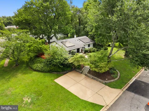 4951 ROSLYN ROAD