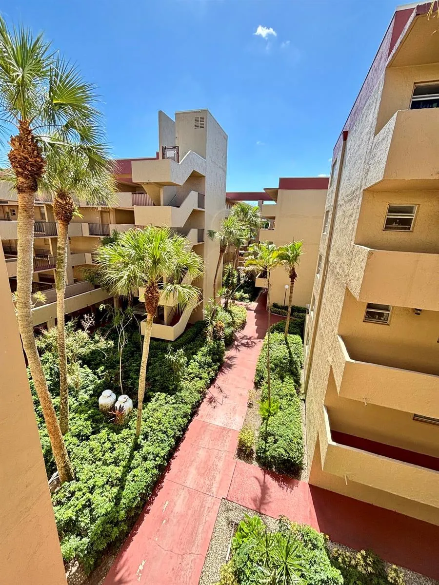408 NW 68TH AVENUE #406 Plantation, FL 33317