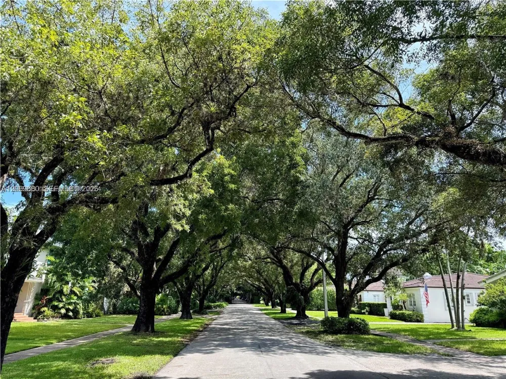 1125 Almeria Ave #Cottage Coral Gables, FL 33134