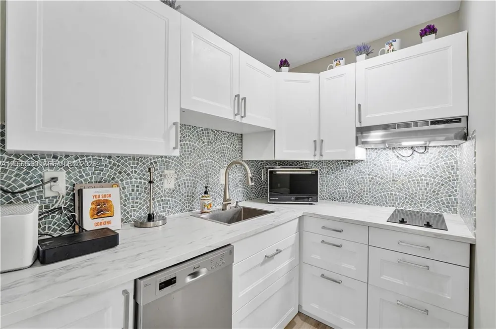 1125 Almeria Ave #Cottage Coral Gables, FL 33134