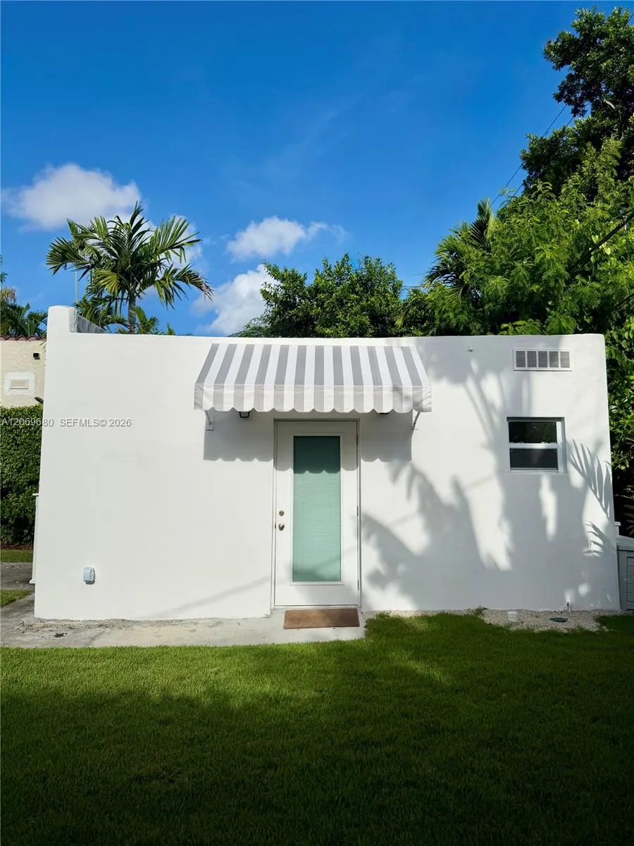 1125 Almeria Ave #Cottage Coral Gables, FL 33134