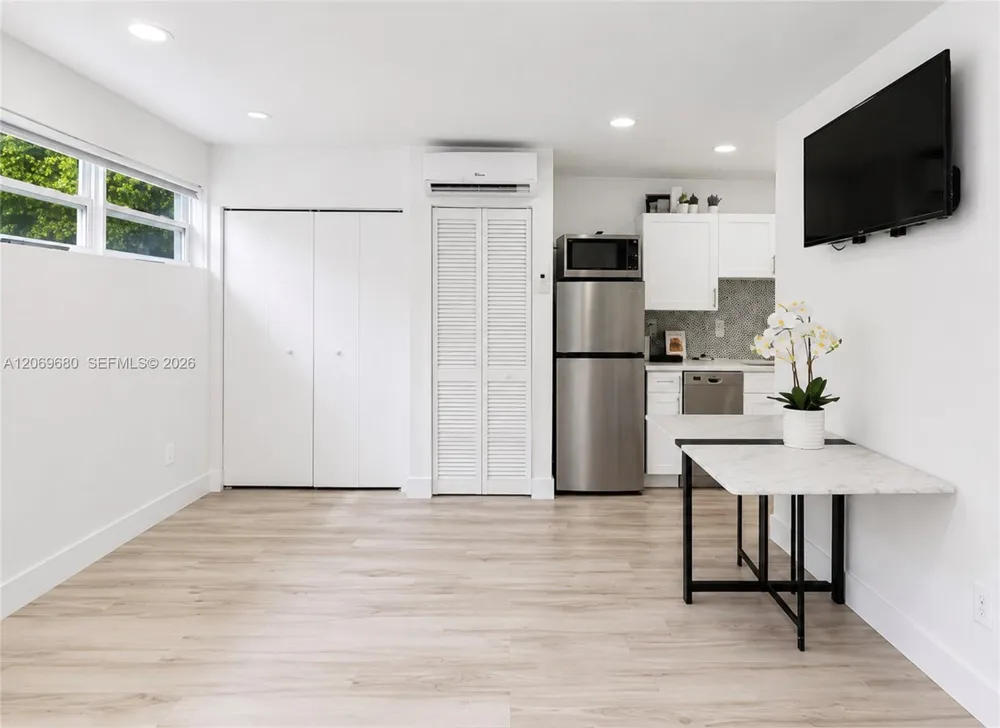 1125 Almeria Ave #Cottage Coral Gables, FL 33134
