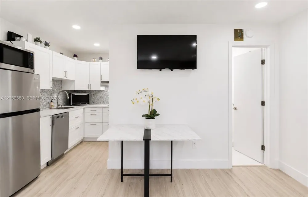 1125 Almeria Ave #Cottage Coral Gables, FL 33134