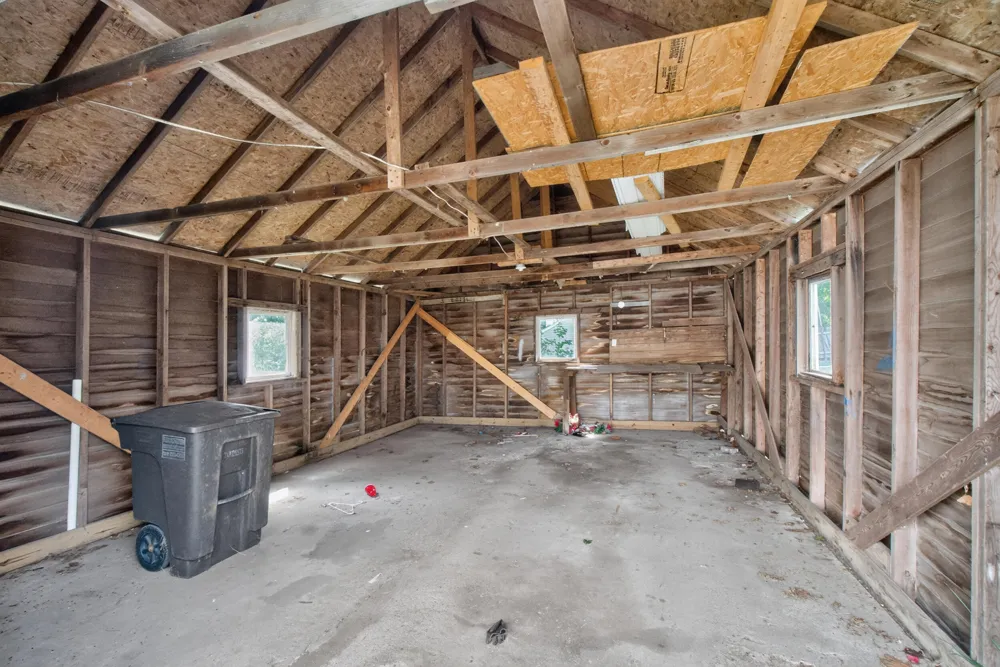 135 E Mansion Jackson City, MI 49203