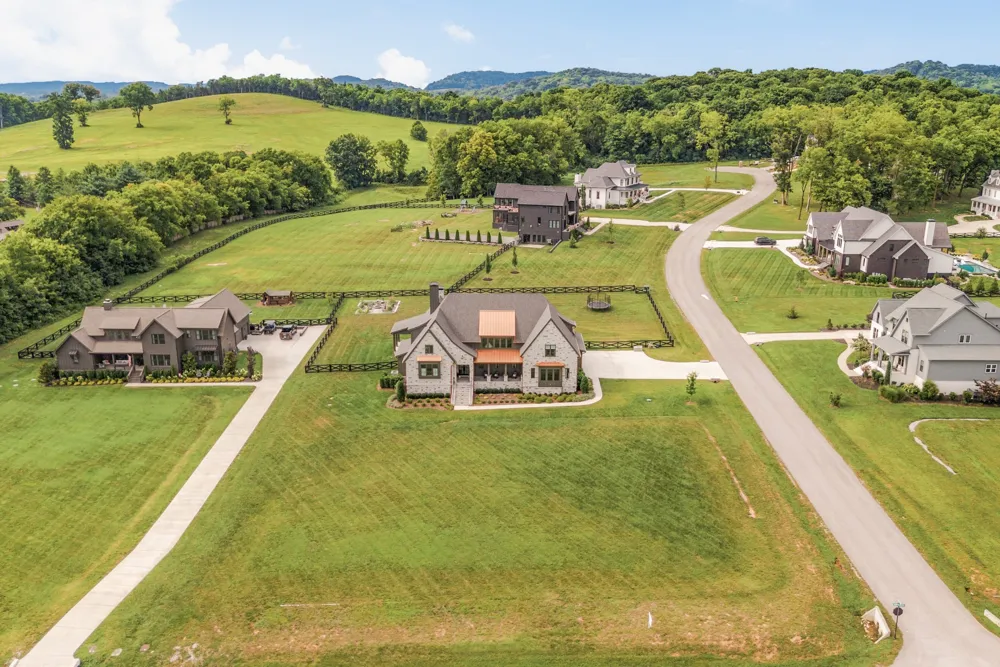 5201 Bond Springs Ct Thompsons Station, TN 37179
