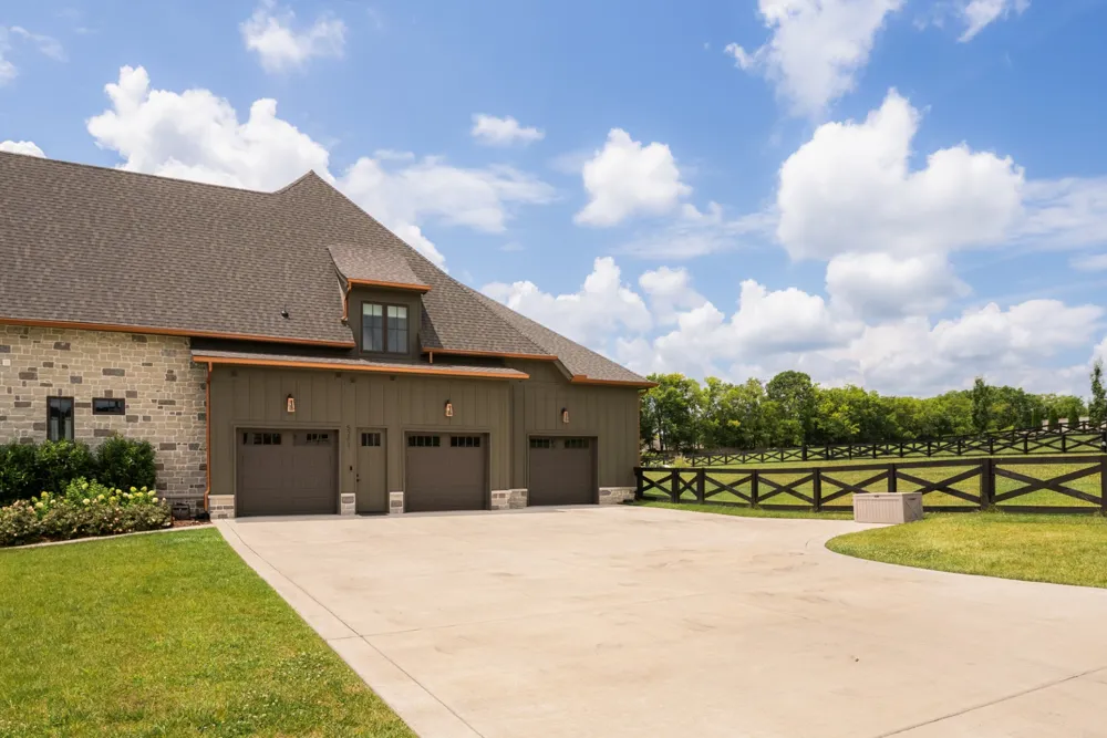 5201 Bond Springs Ct Thompsons Station, TN 37179