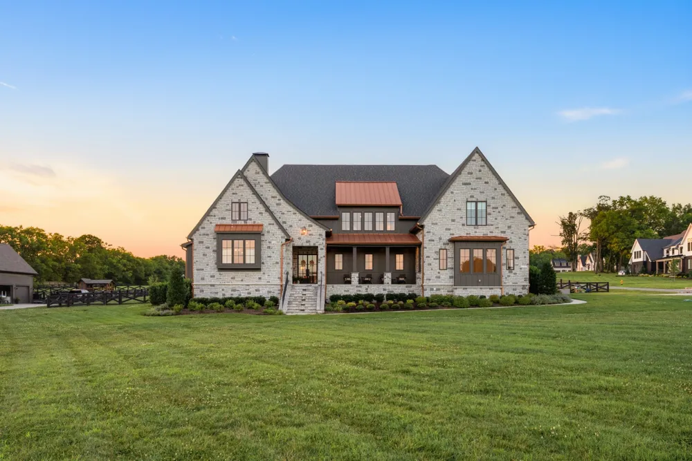 5201 Bond Springs Ct Thompsons Station, TN 37179