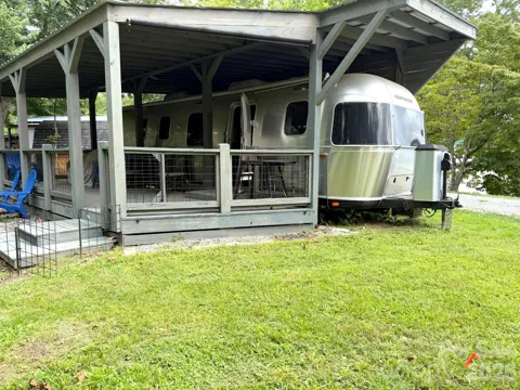 30 Aqua Vista Loop