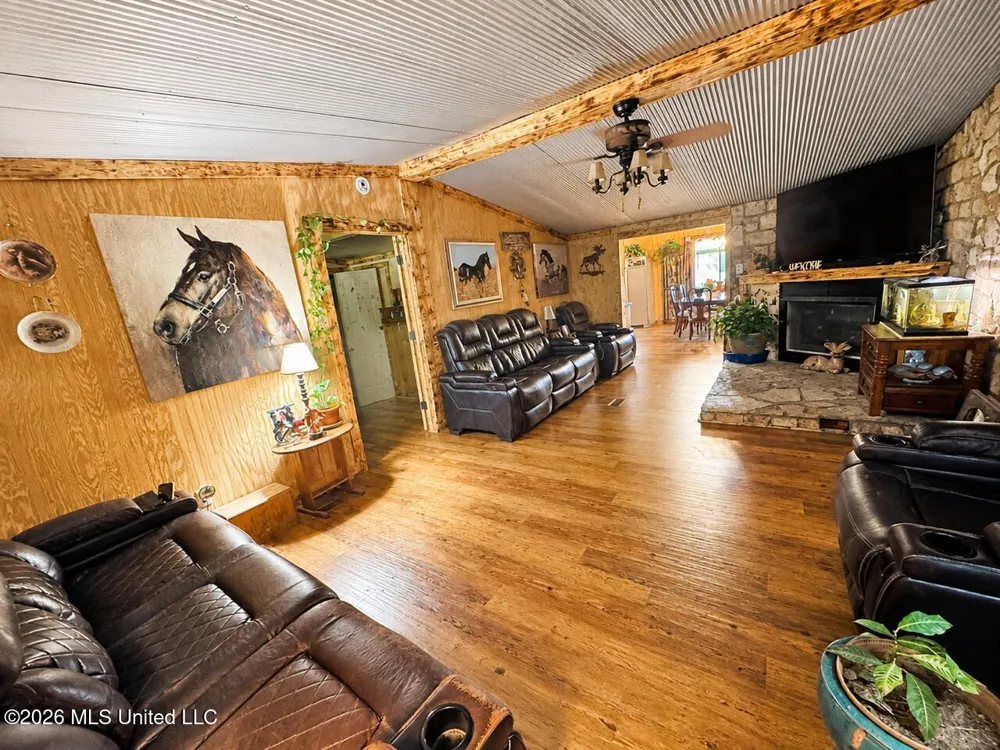 129 Humphrey Road Holly Springs, MS 38635