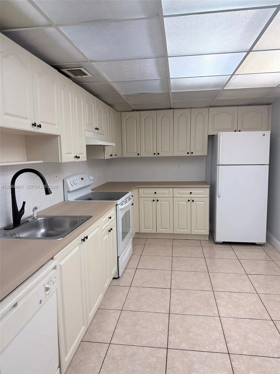 7000 NW 186th St #4-323 Hialeah, FL 33015
