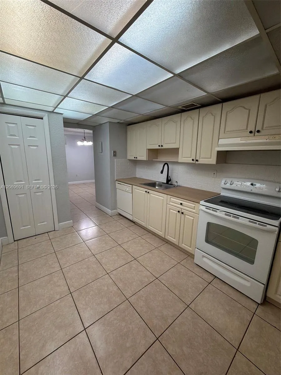 7000 NW 186th St #4-323 Hialeah, FL 33015