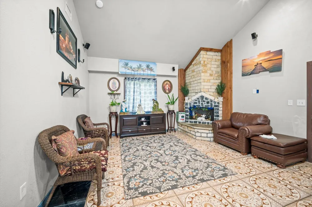 1168 Hattermann Lane Weimar, TX 78962