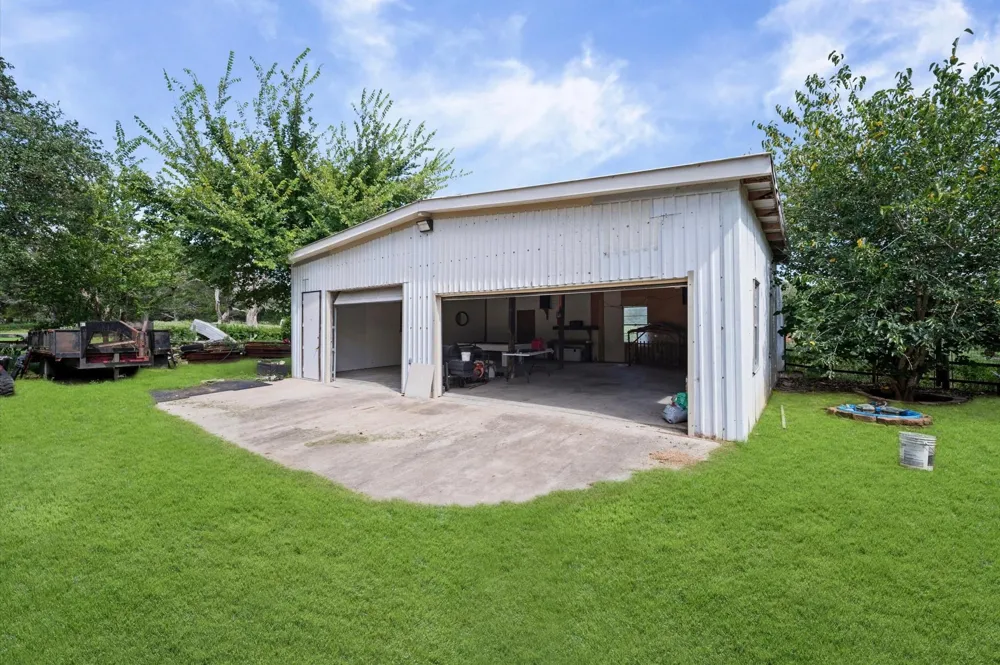 1168 Hattermann Lane Weimar, TX 78962