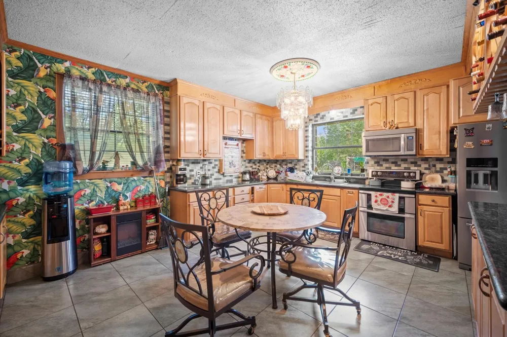 1168 Hattermann Lane Weimar, TX 78962