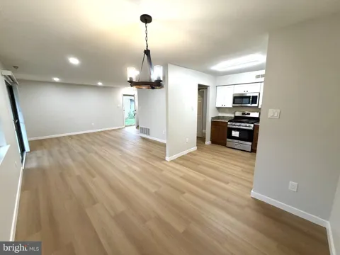 53 SANDRA ROAD