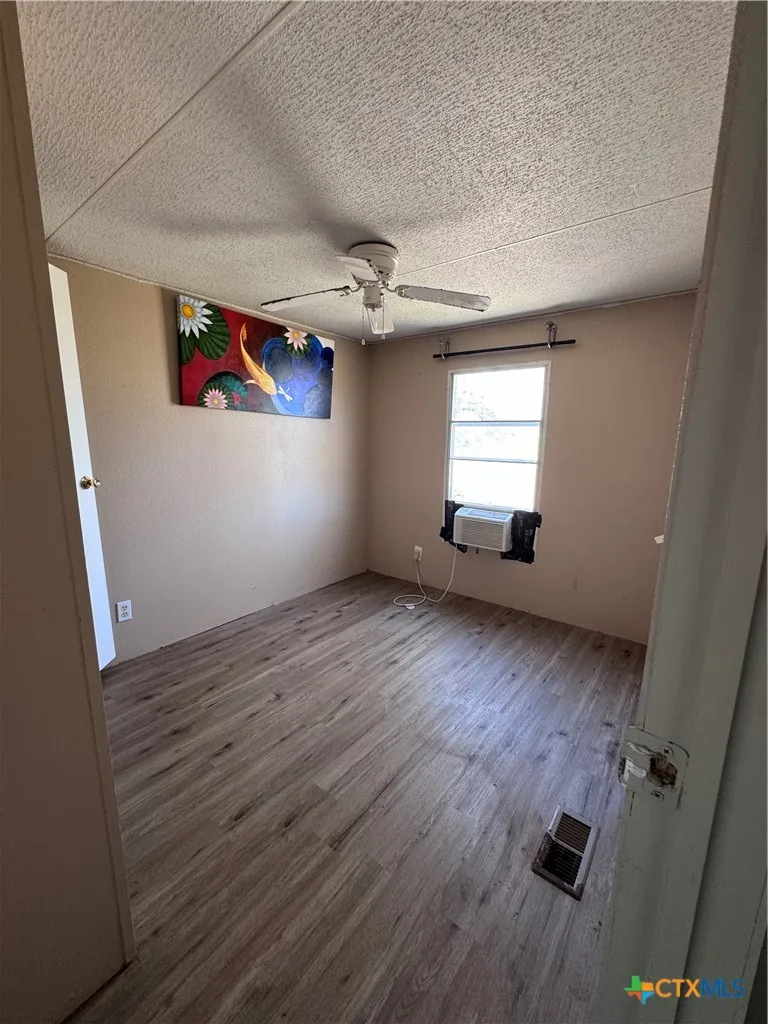 820 County Road 429 Stockdale, TX 78160