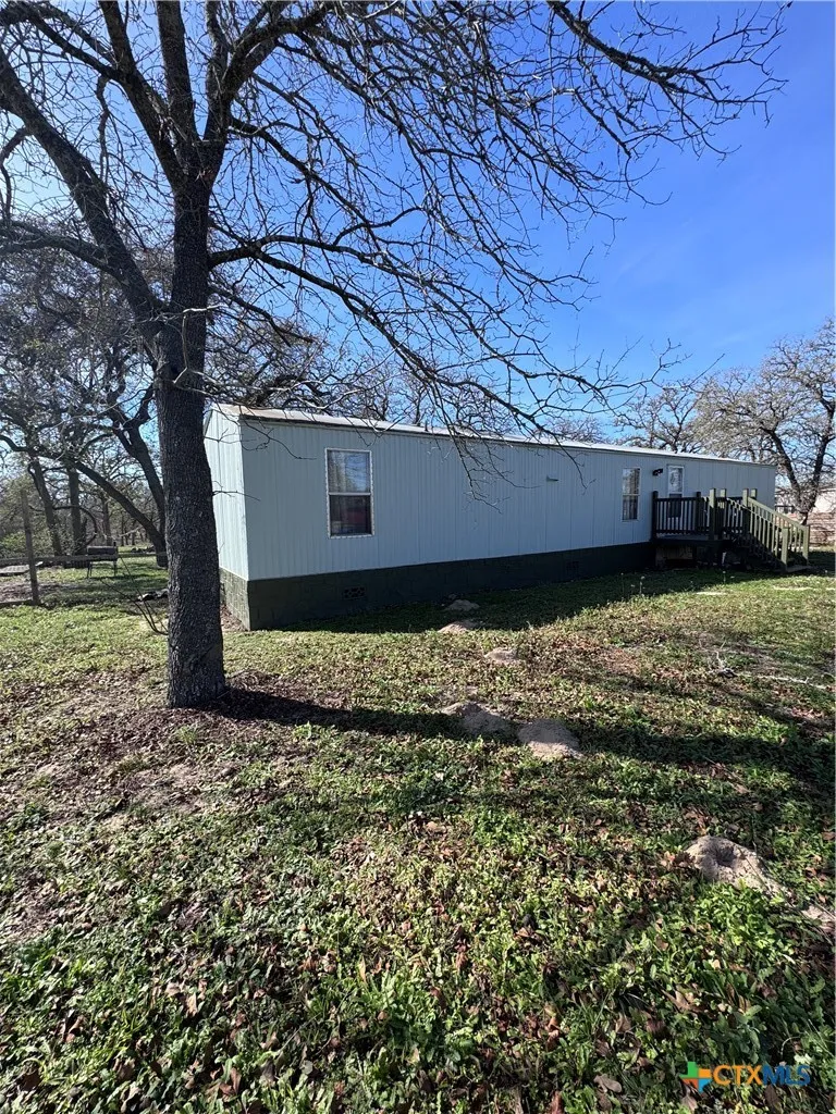 820 County Road 429 Stockdale, TX 78160