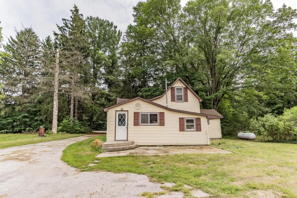 5924 E Sternberg Road Fruitport, MI 49415