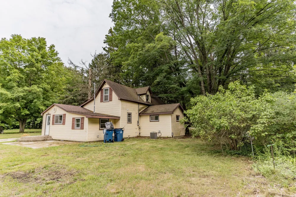 5924 E Sternberg Road Fruitport, MI 49415