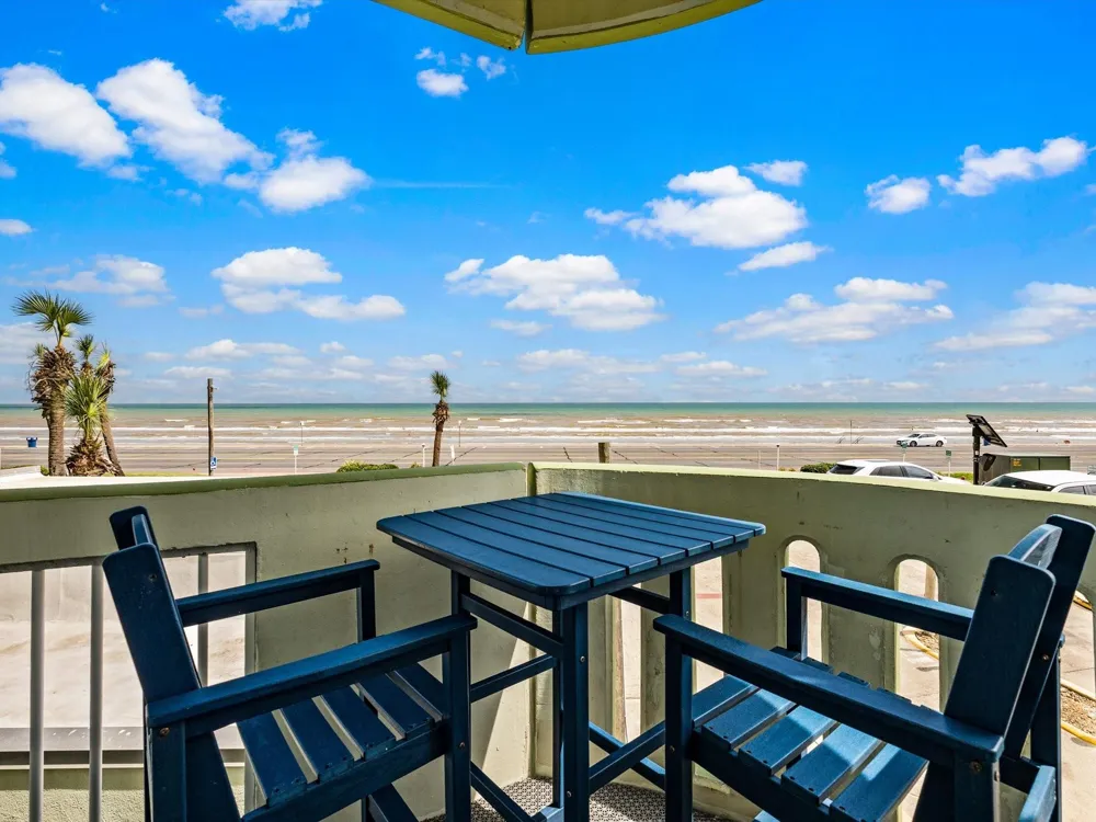 9420 Seawall Boulevard #306 Galveston, TX 77554