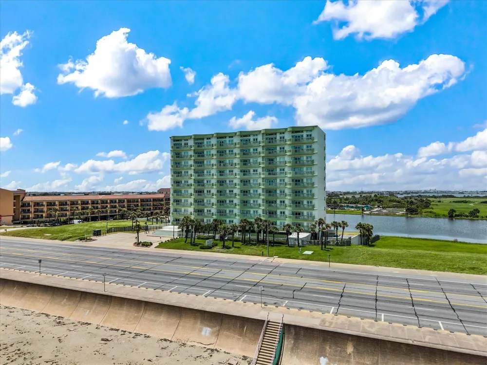 9420 Seawall Boulevard #306 Galveston, TX 77554
