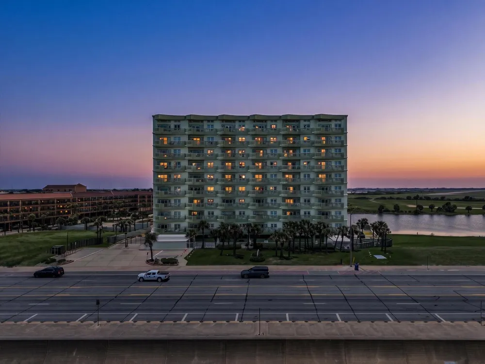 9420 Seawall Boulevard #306 Galveston, TX 77554