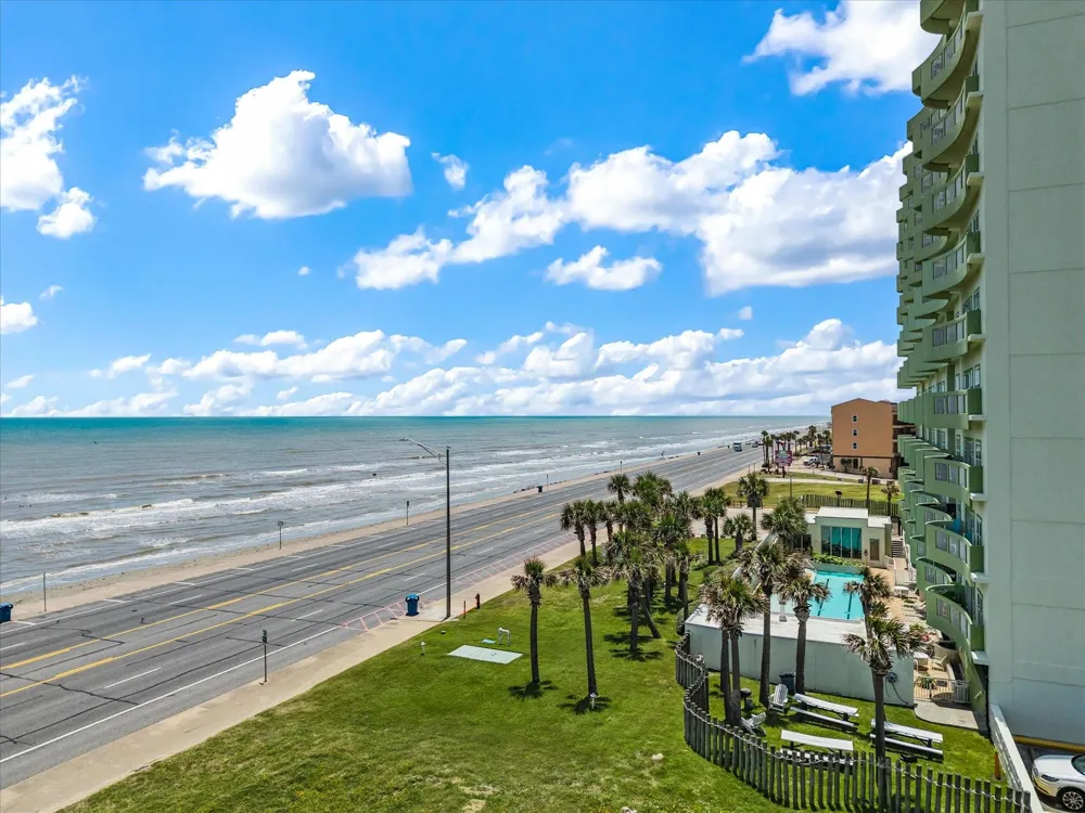 9420 Seawall Boulevard #306 Galveston, TX 77554