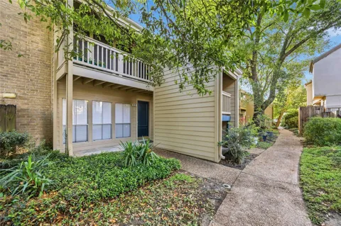 2100 Tanglewilde Street #531