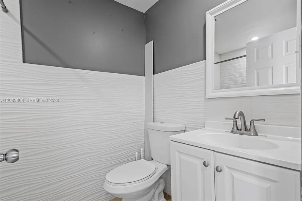 1780 NW 49th St Miami, FL 33142