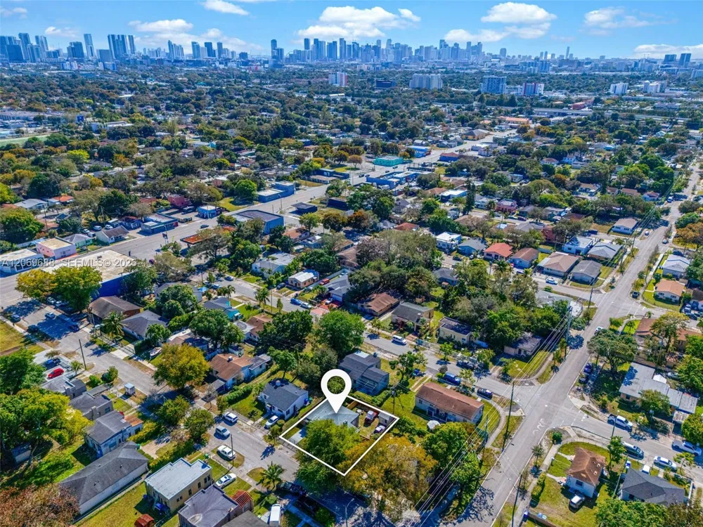 1780 NW 49th St Miami, FL 33142