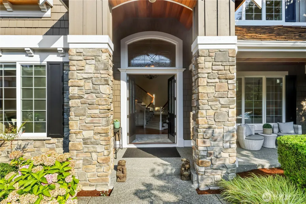23270 SE 51st Place Issaquah, WA 98029