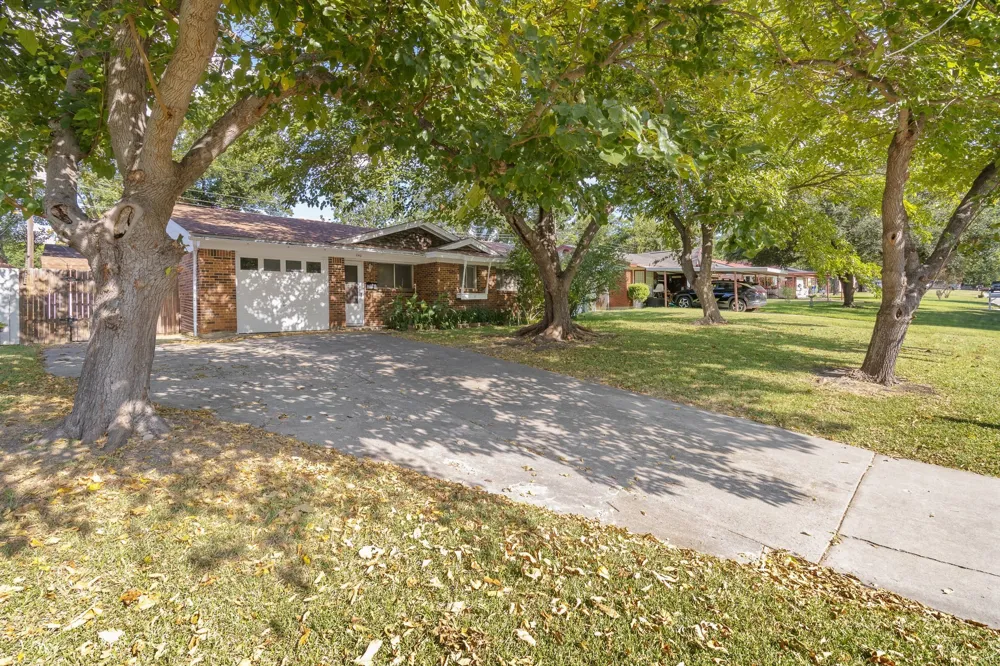 840 Comal Avenue White Settlement, TX 76108