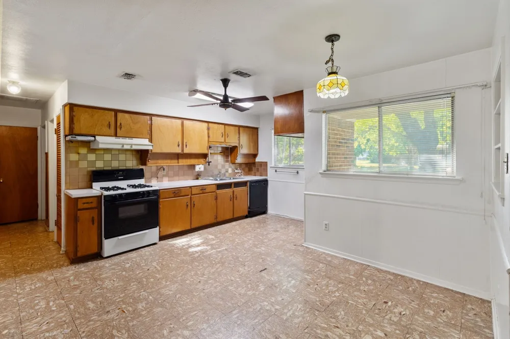 840 Comal Avenue White Settlement, TX 76108