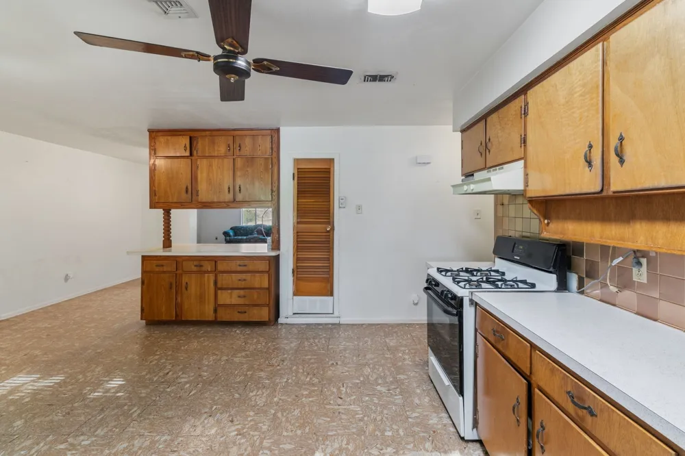 840 Comal Avenue White Settlement, TX 76108
