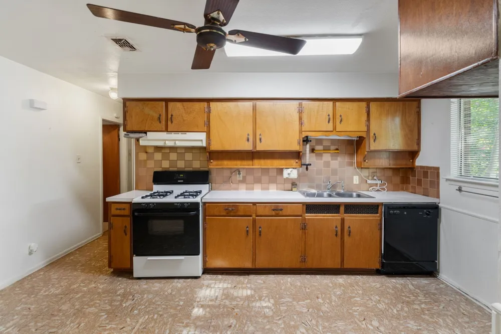 840 Comal Avenue White Settlement, TX 76108