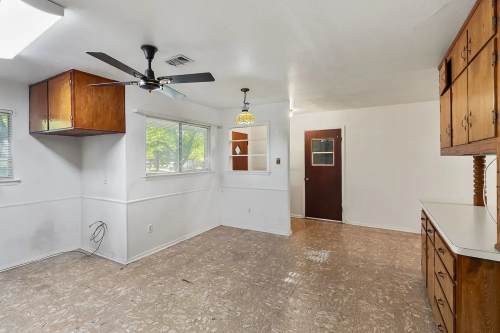 840 Comal Avenue White Settlement, TX 76108