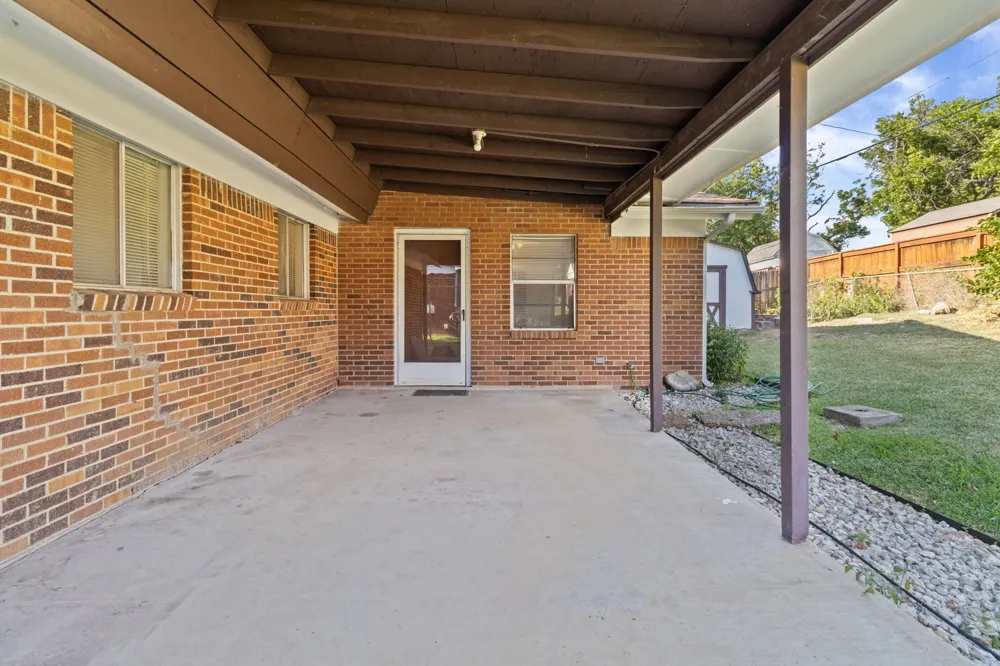 840 Comal Avenue White Settlement, TX 76108